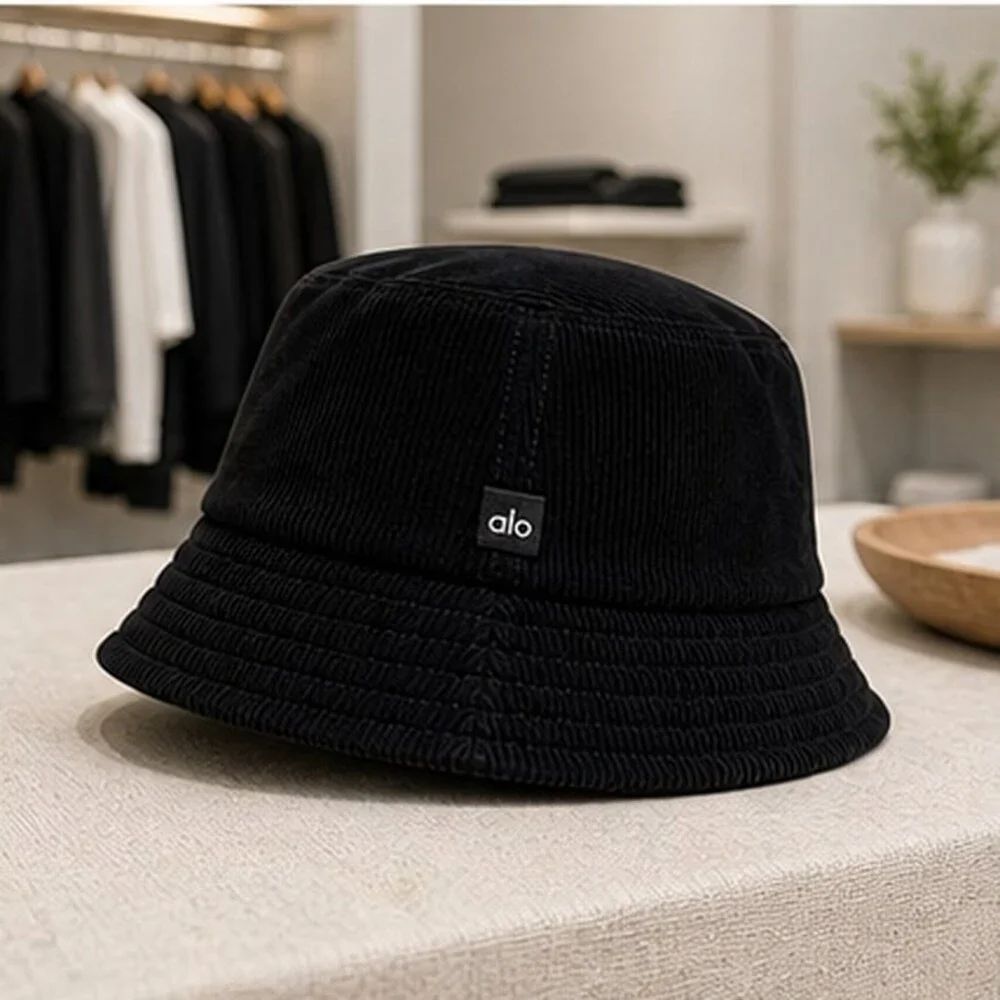 ALO Yoga Black Travel Bucket Hat Sporty